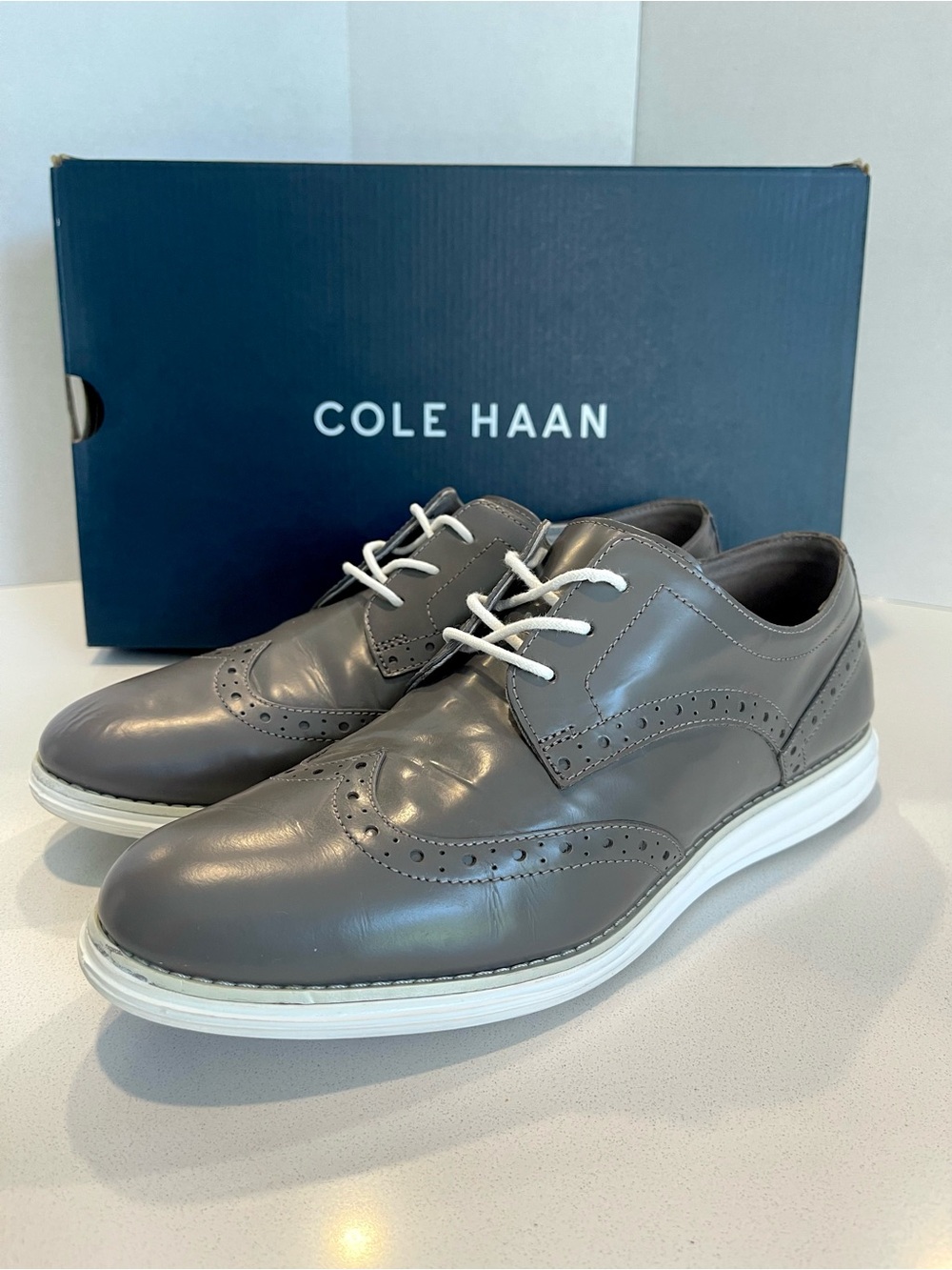 Cole Haan Women’s Gray Wingtip Derby Sneakers Size 9
